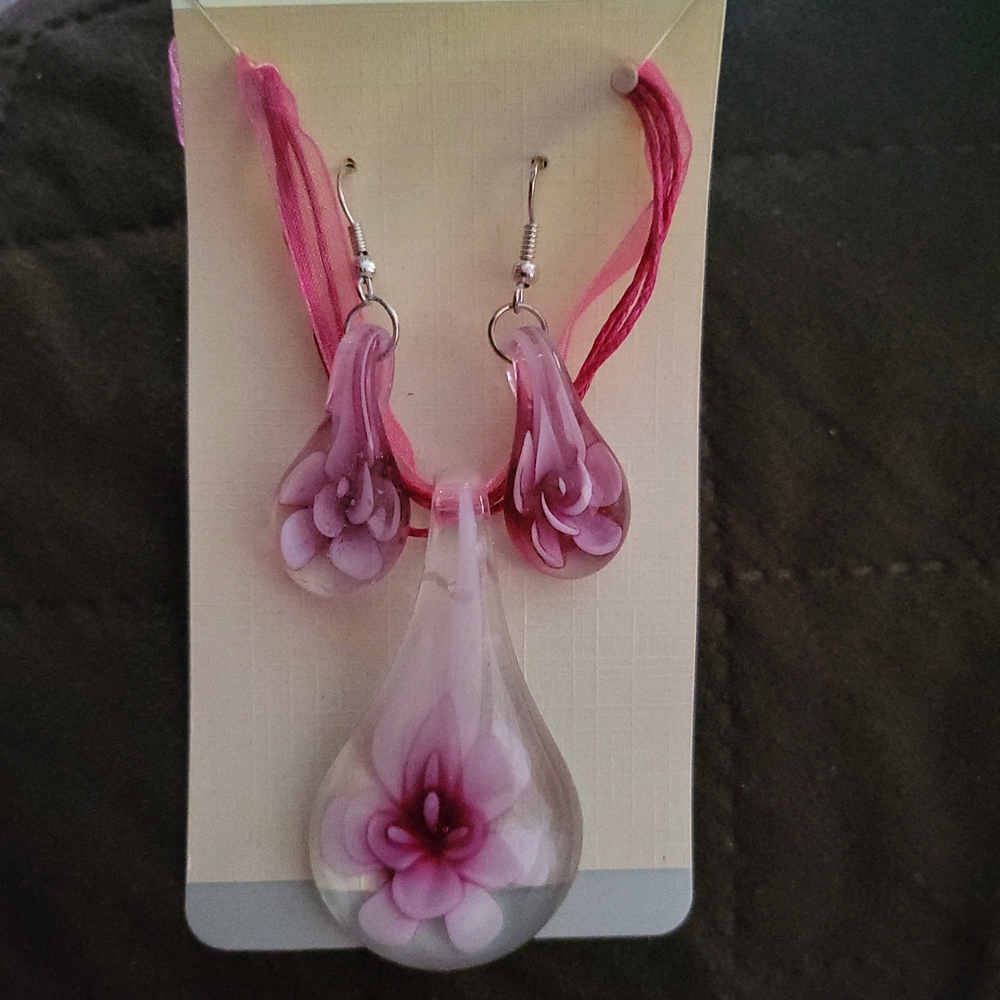 Earrings and necklace set